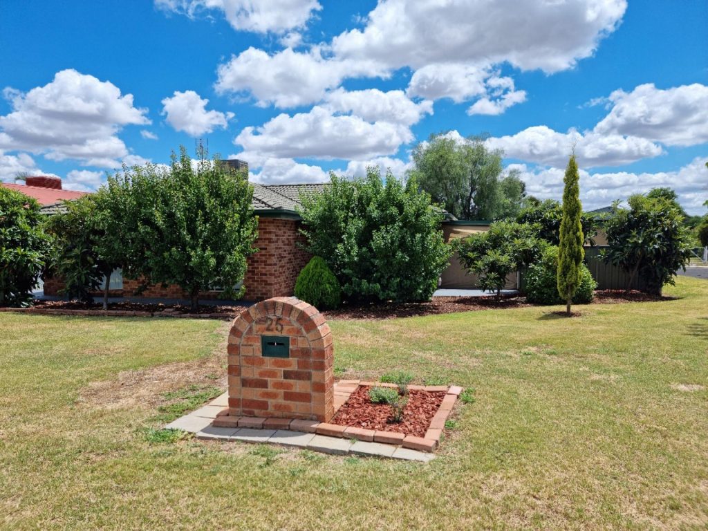 Seller of a house in Forbes property